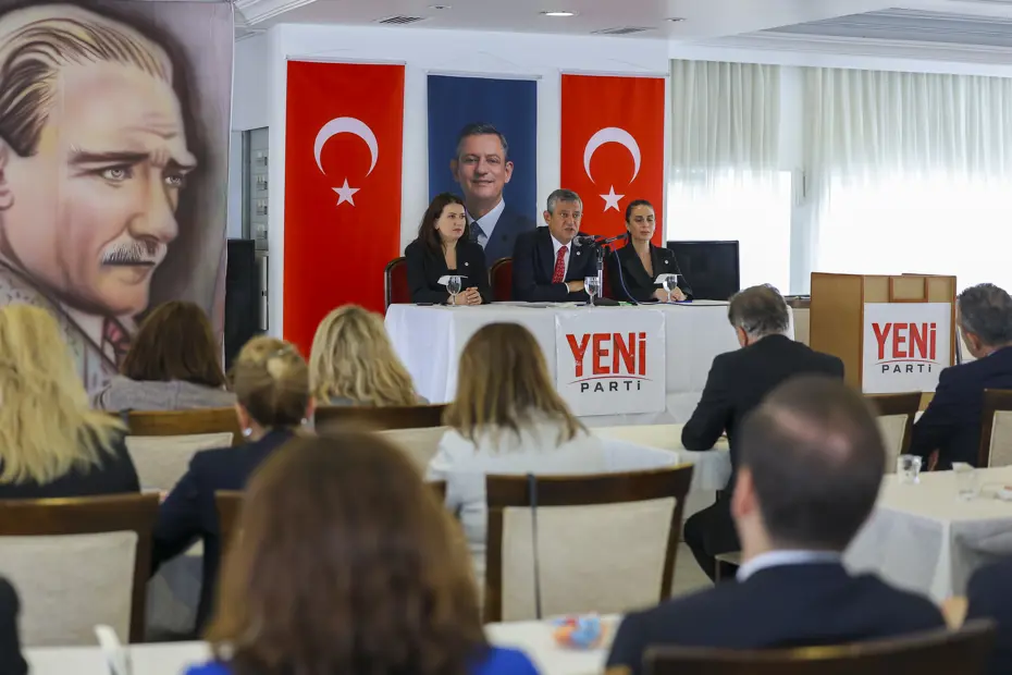 ** Özgür Özel Yeni Parti