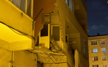 Balkon Çöktü